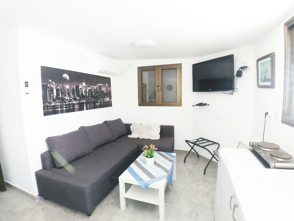 Apartmán Carmela House Arad Exteriér fotografie